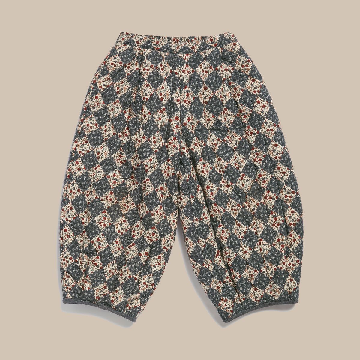 AWYTKR 　yellowpelota 薔薇柄キルティングパンツ8y yellowpelota 薔薇柄キルティングパンツ8y バラの花柄ロングパンツ