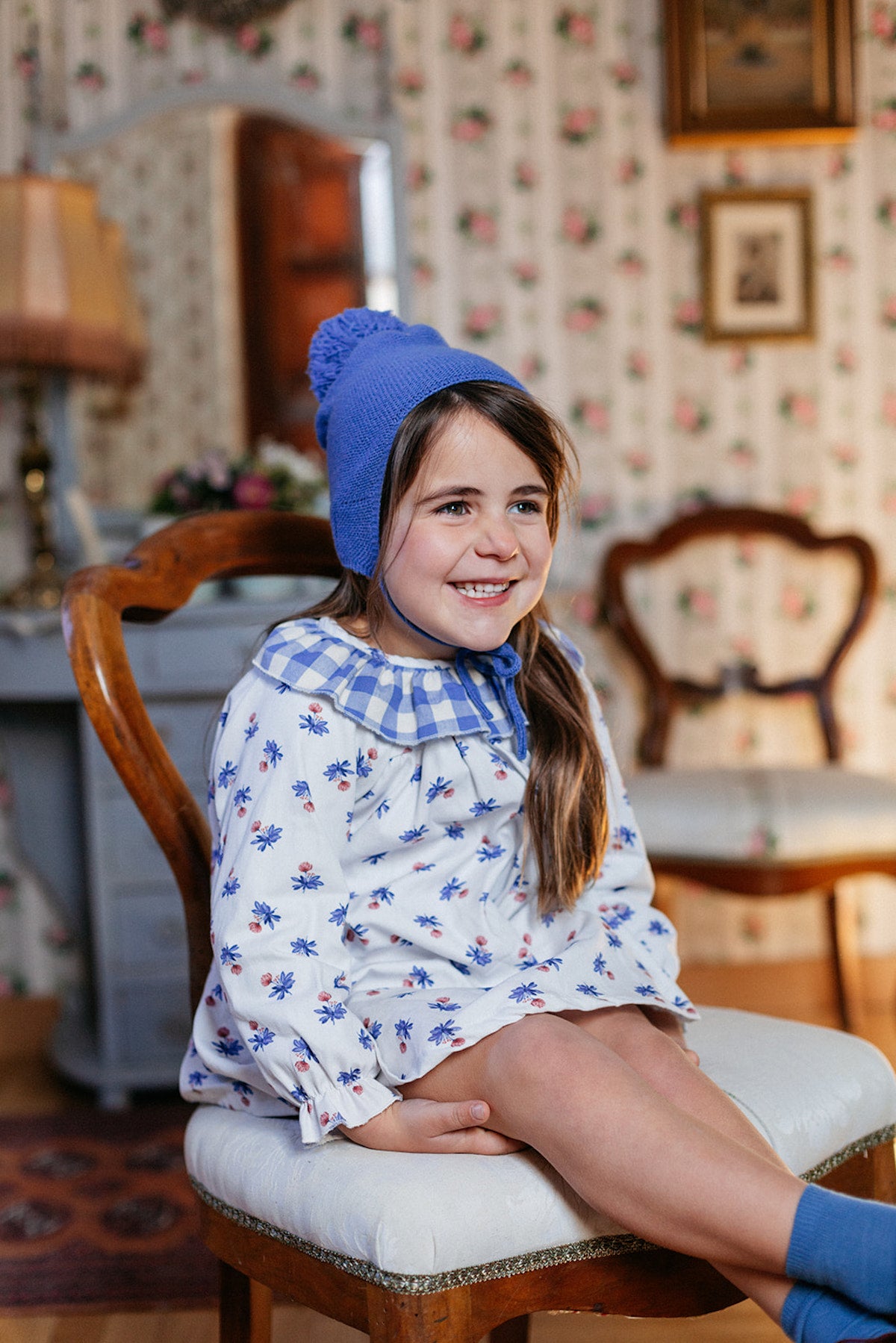 Bluish pompom bonnet