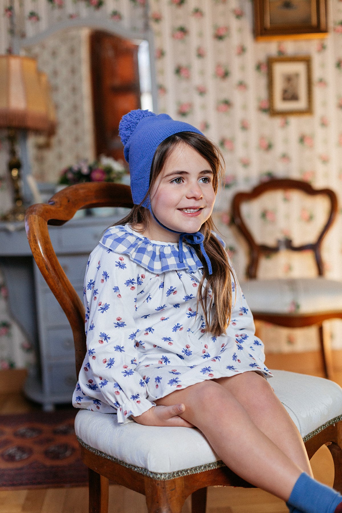 Bluish pompom bonnet
