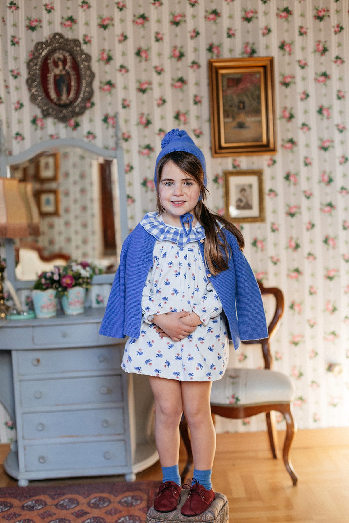 Bluish pompom bonnet