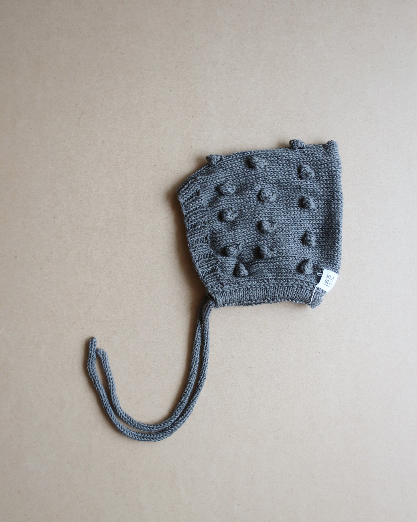 Bonnet bobble/Grey