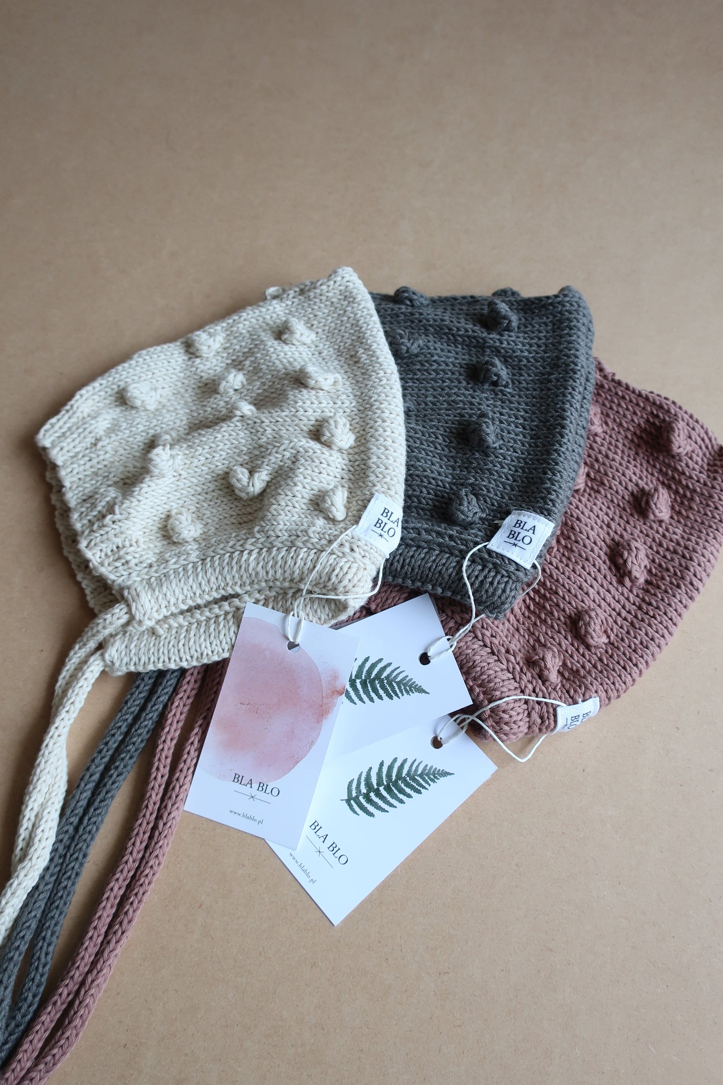 Bonnet bobble/Mleczine Kakao
