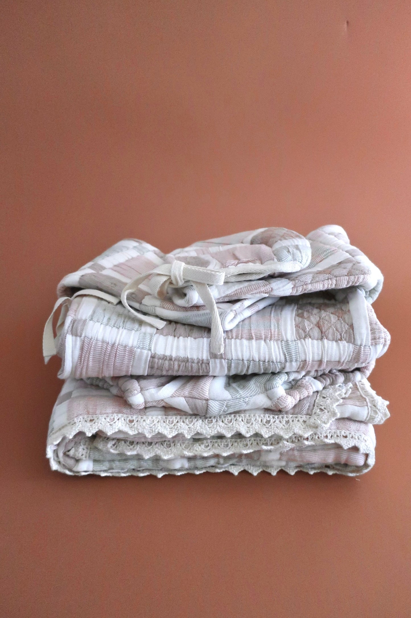 MAI BONNET/PATCHWORK