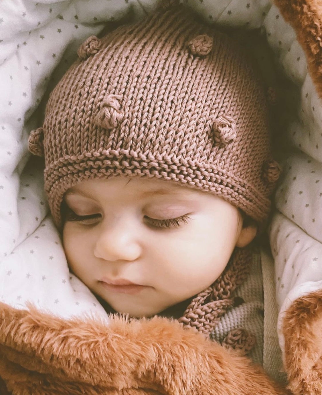 Bonnet bobble/Mleczine Kakao