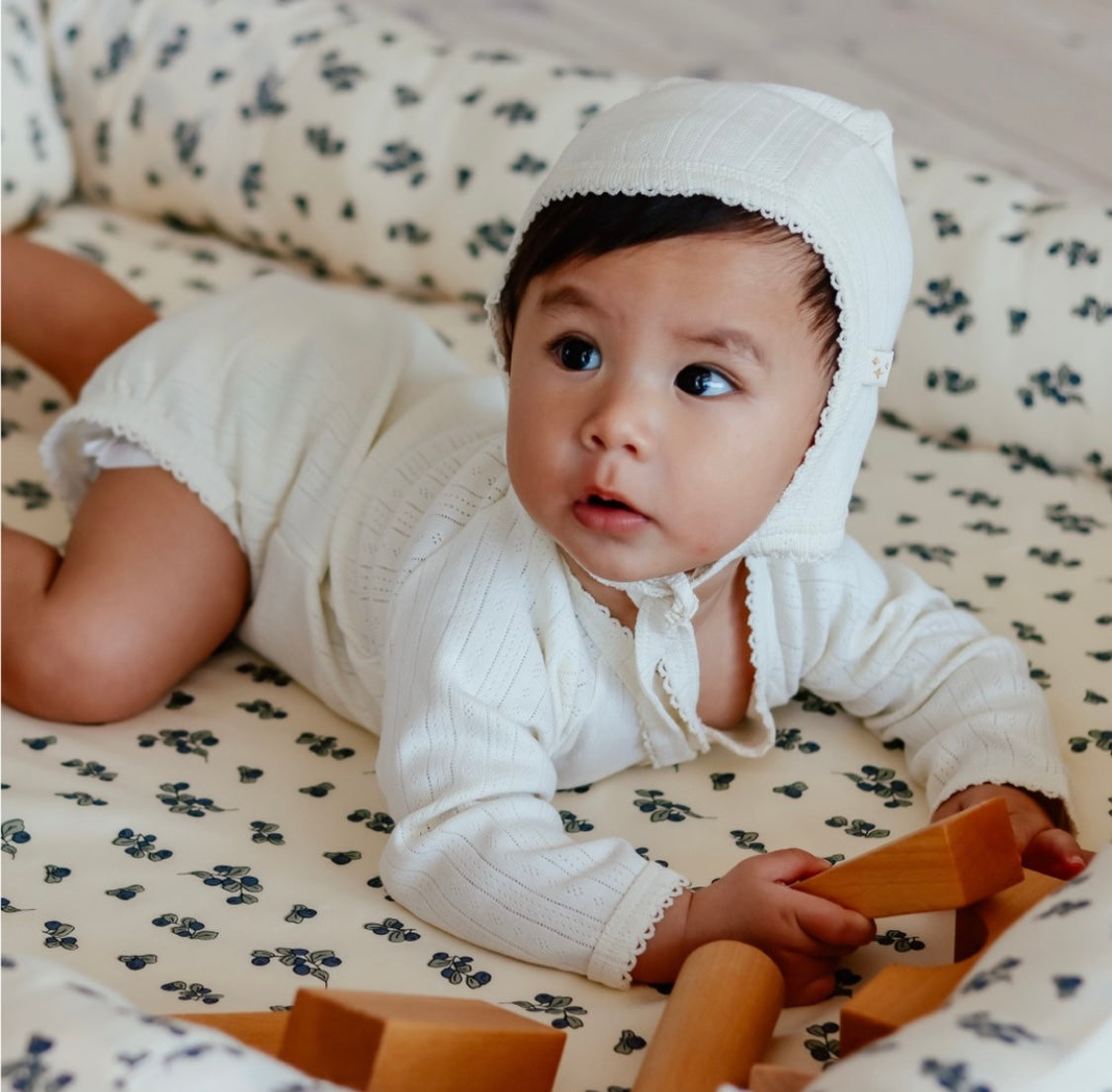 ANNA BABY bonnet/Antique white