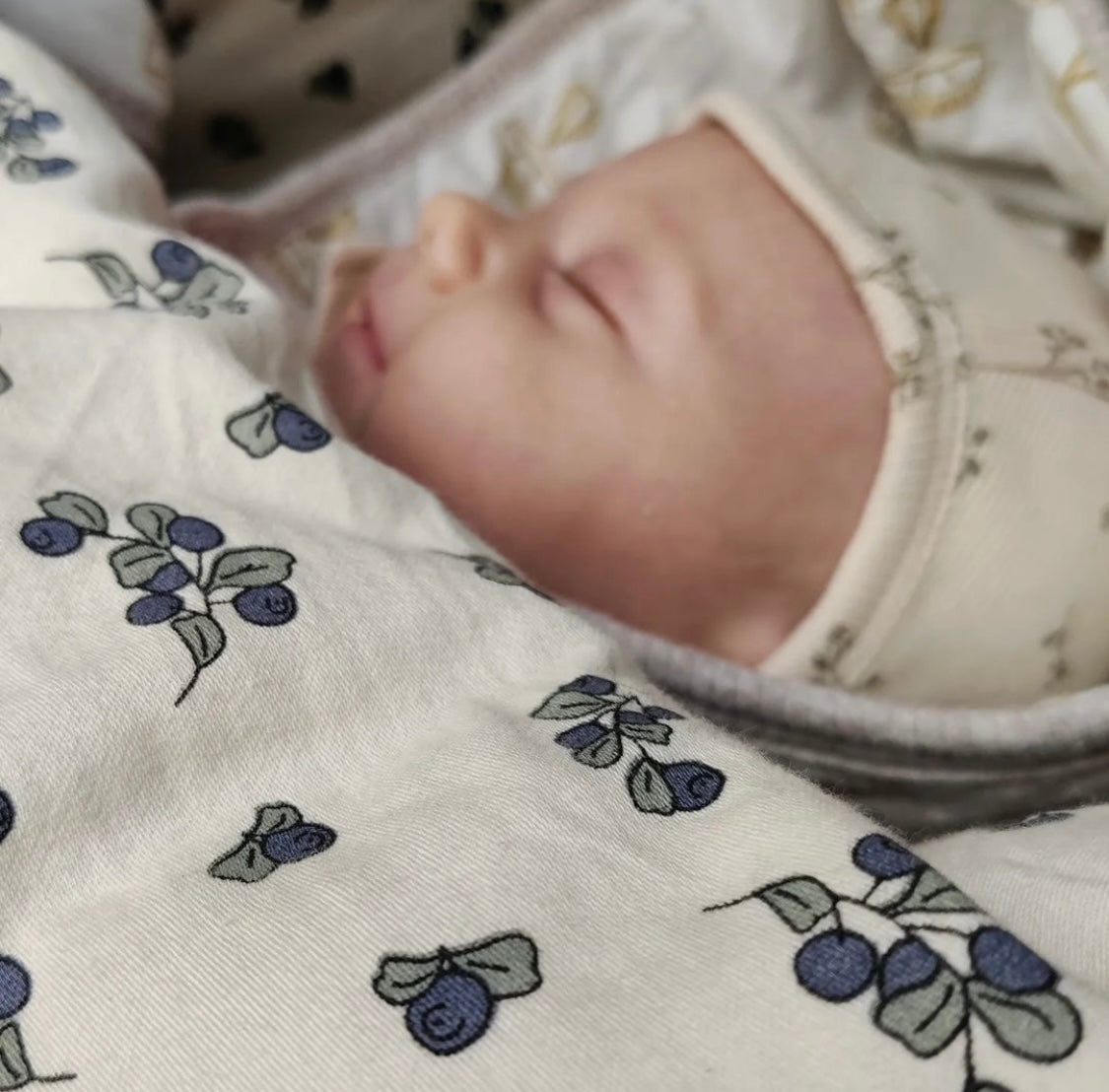 BEDDING BLUEBERRY(ベビー布団・枕カバーセット)Blueberry print