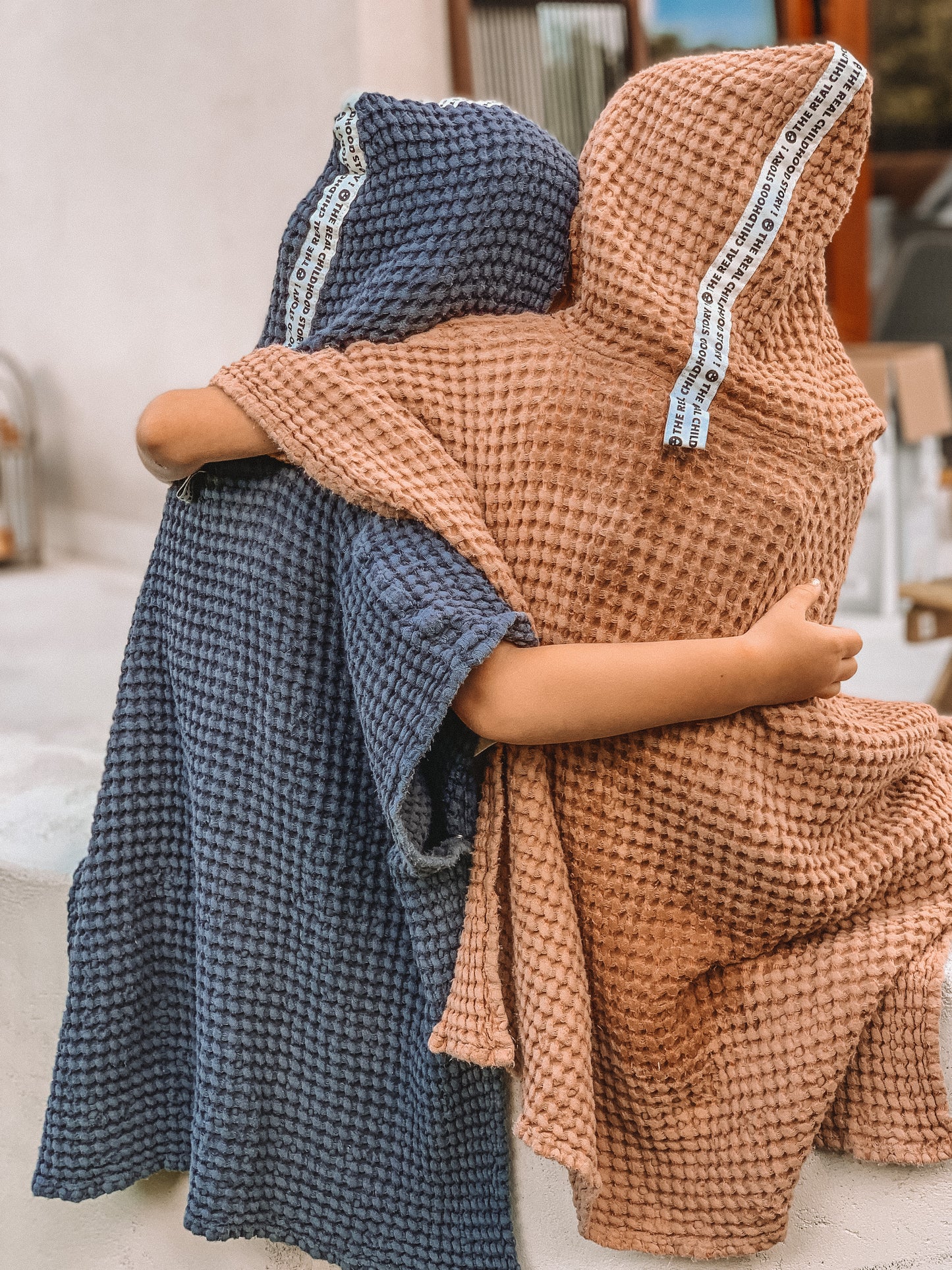 waffle
poncho/cinamon