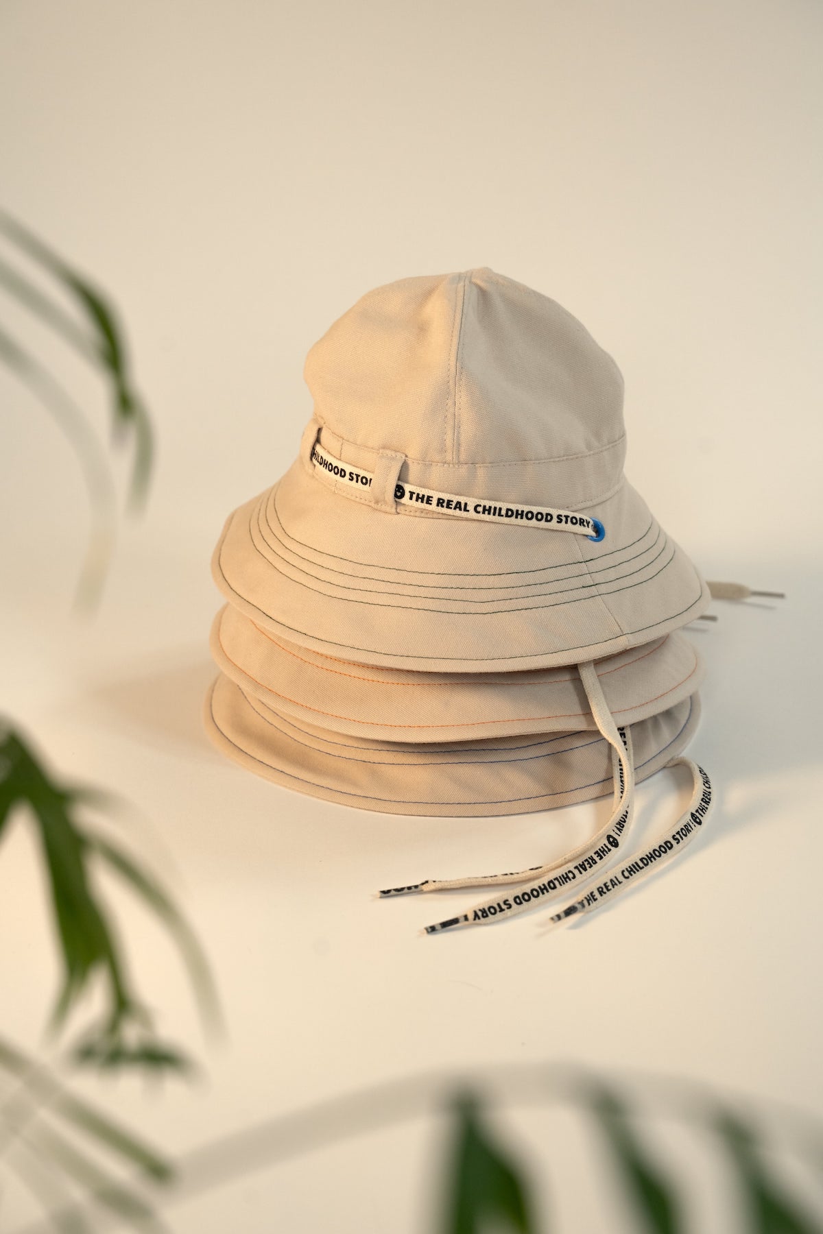 safari hat/carrot juice