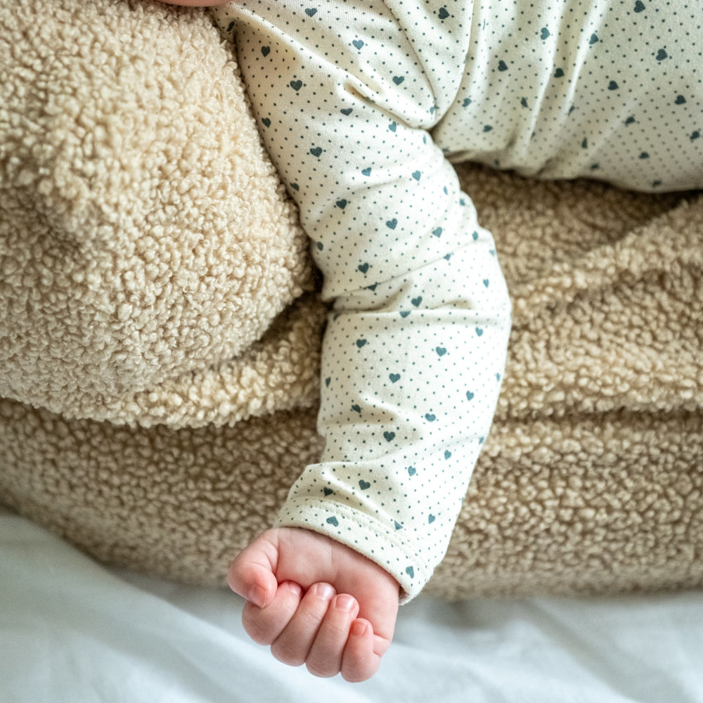 Ellis body baby romper/Lots of love sky