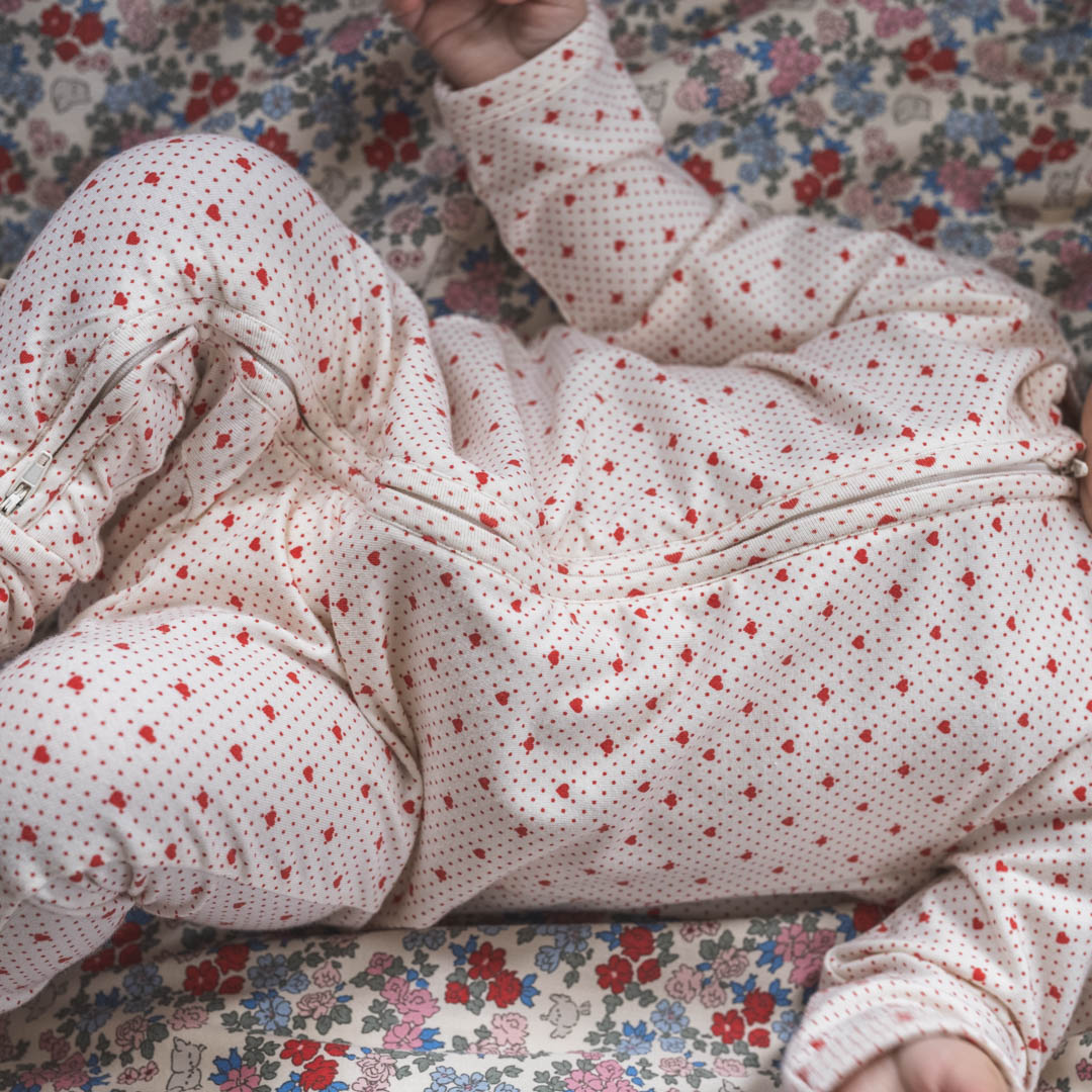 Elliotte onesie/Lots of love red