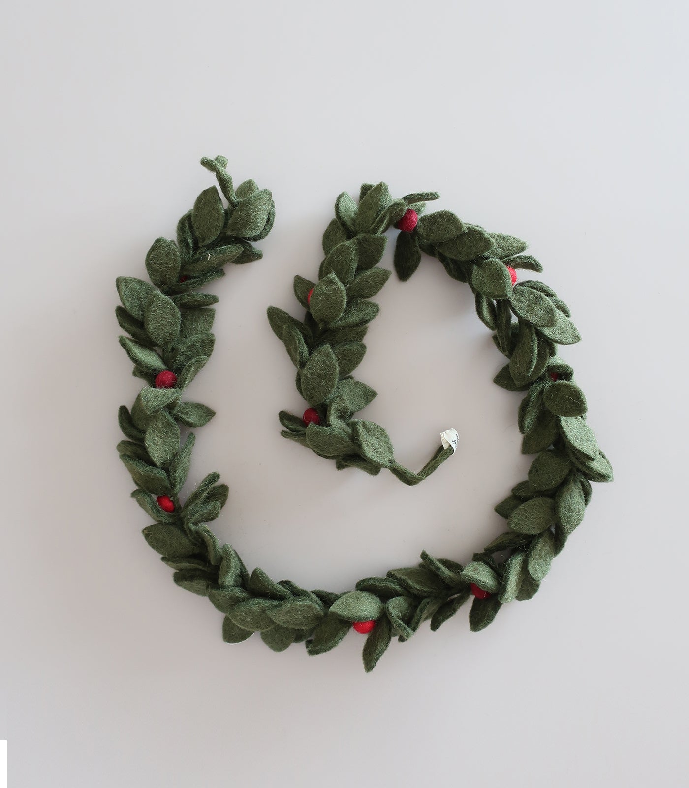 Garland w/Red Berries